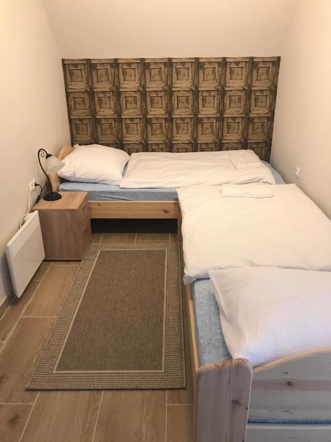 Csaszartoltes Berger Pince Es Vendeghaz酒店 外观 照片